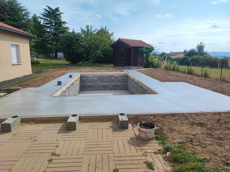 construction piscine béton