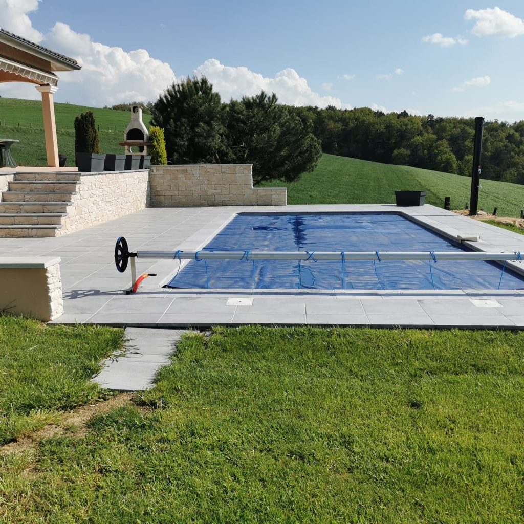 construction-piscine-beton-loire-IMG_20220430_170550